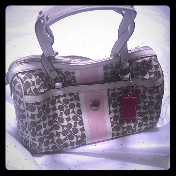 Coach Handbags - Coach Chelsea Heritage doctor bag Great condition